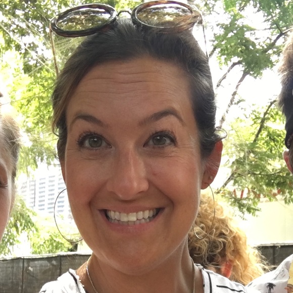 Meet your Posher, Sarah - Picture 1 of 1